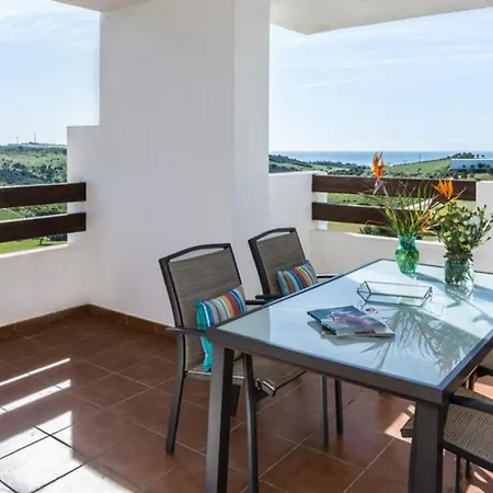 Ona Valle Golf & 4*