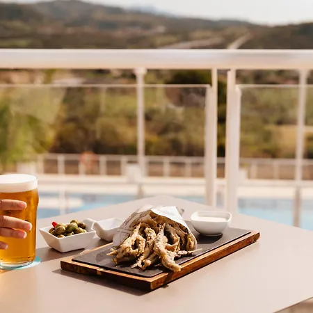 Ona Valle Golf & 4*