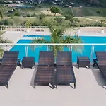 Ona Valle Golf & 4*