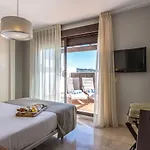Ona Valle Golf & 4*